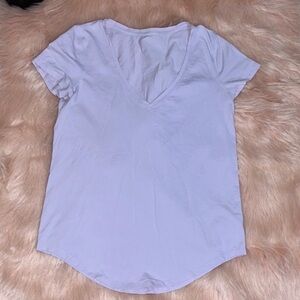 Lululemon Love Tee Short Sleeve V-Neck T-Shirt light Purple size 6